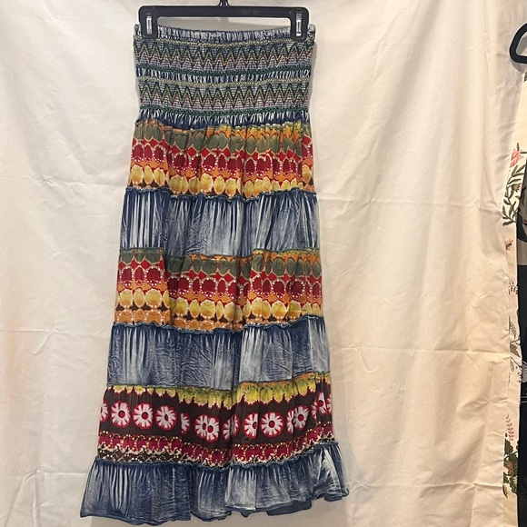 No brand embroidered strapless dress - Picture 2 of 2